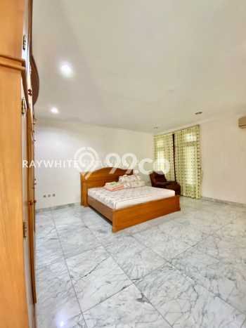 Rumah Mewah LB 370m2 Siap Pakai Desain Elegan di Kemang, Jakarta Selatan Rumah Mewah LB 370m2 Siap Pakai Desain Elegan di Kemang, Jakarta Selatan