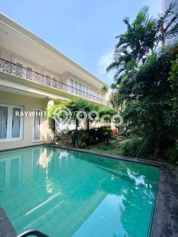 Rumah Lingkungan Nyaman di Kebayoran Baru, Jakarta Selatan, LT 650m² LB 600m² Rumah Lingkungan Nyaman di Kebayoran Baru, Jakarta Selatan, LT 650m² LB 600m²
