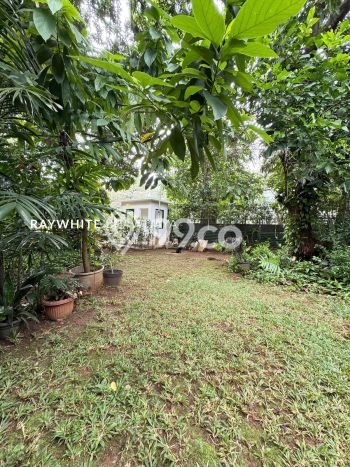 For Sale! Luxury House LT 644m2 Desain Elegan di Pondok Indah For Sale! Luxury House LT 644m2 Desain Elegan di Pondok Indah