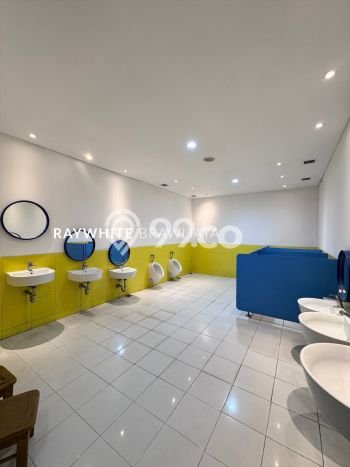 Komersial Bagus Dijual LB 2470m2 Lokasi Strategis Jakarta Selatan Area Cocok untuk Bisnis Komersial Bagus Dijual LB 2470m2 Lokasi Strategis Jakarta Selatan Area Cocok untuk Bisnis