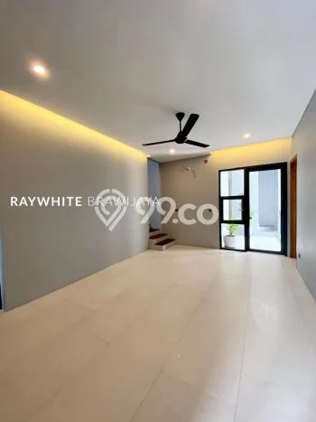 Ready to Use! Luxury House LT 124m2 Desain Elegan di Pondok Indah Ready to Use! Luxury House LT 124m2 Desain Elegan di Pondok Indah