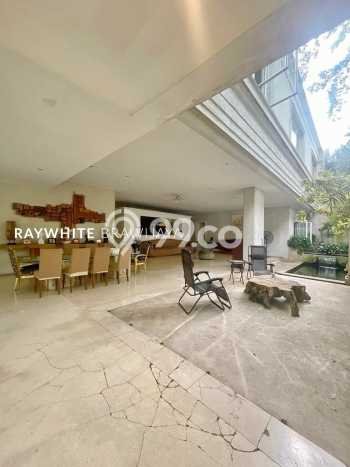 Dijual Rumah Luas Elegan Dengan View Cantik di Kemang, Jakarta Selatan Dijual Rumah Luas Elegan Dengan View Cantik di Kemang, Jakarta Selatan