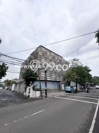 Komersial Bagus Dijual LB 2470m2 Lokasi Strategis Jakarta Selatan Area Cocok untuk Bisnis Komersial Bagus Dijual LB 2470m2 Lokasi Strategis Jakarta Selatan Area Cocok untuk Bisnis