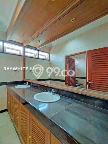 BEST PRICE! Rumah Berkualitas area Pejaten, Luas 404m² LB 350m² BEST PRICE! Rumah Berkualitas area Pejaten, Luas 404m² LB 350m²