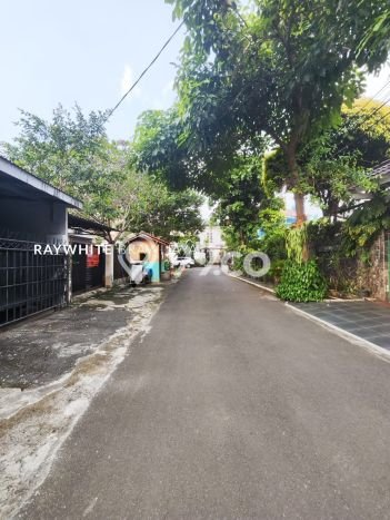Siap Huni Rumah Mewah 3 Kamar di Kebayoran Baru Dekat ke Mana Pun Siap Huni Rumah Mewah 3 Kamar di Kebayoran Baru Dekat ke Mana Pun