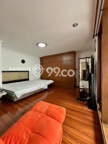 Rumah Elit Modern Tanpa Renovasi di Lebak Bulus Jakarta Selatan Rumah Elit Modern Tanpa Renovasi di Lebak Bulus Jakarta Selatan