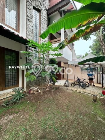Rumah Elit Modern Tanpa Renovasi di Lebak Bulus Jakarta Selatan Rumah Elit Modern Tanpa Renovasi di Lebak Bulus Jakarta Selatan
