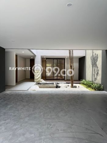 Rumah Elit Modern Siap Huni di Kemang Jakarta Selatan Rumah Elit Modern Siap Huni di Kemang Jakarta Selatan