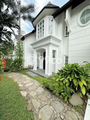 Rumah area Kemang, Jakarta Selatan, LT 1025m² Bangunan 900m² - SEGERA MILIKI! Rumah area Kemang, Jakarta Selatan, LT 1025m² Bangunan 900m² - SEGERA MILIKI!