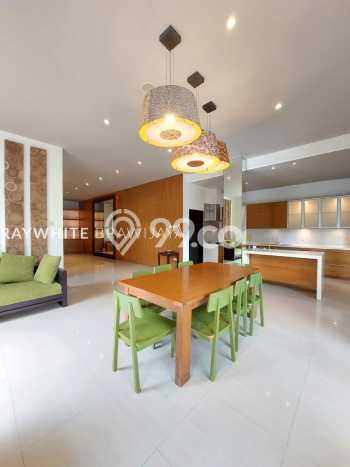 Dijual Rumah Luas Elegan Dengan View Eksklusif di Bangka, Jakarta Selatan Dijual Rumah Luas Elegan Dengan View Eksklusif di Bangka, Jakarta Selatan