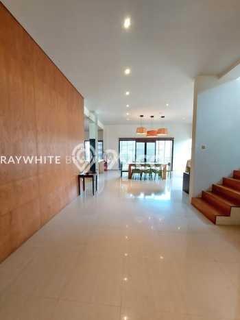 Dijual Rumah Luas Elegan Dengan View Eksklusif di Bangka, Jakarta Selatan Dijual Rumah Luas Elegan Dengan View Eksklusif di Bangka, Jakarta Selatan
