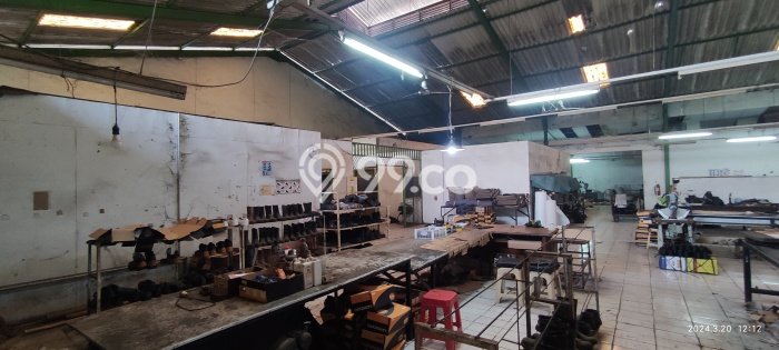 Gudang di Cibinong, Luas 1400m², Lokasi Komersial, Siap Bisnis Gudang di Cibinong, Luas 1400m², Lokasi Komersial, Siap Bisnis