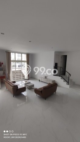 Lokasi strategis! Rumah siap pakai dikontrakkan di Sukaraja LB 240m2 Lokasi strategis! Rumah siap pakai dikontrakkan di Sukaraja LB 240m2