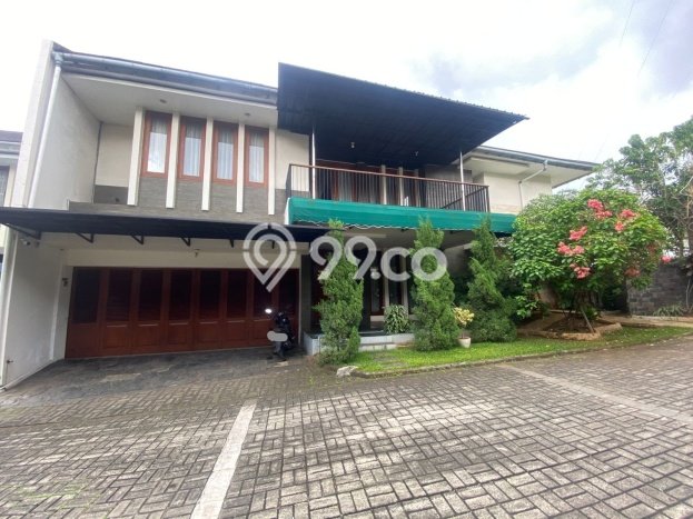 Dijual Rumah Luas Elegan Dengan View Eksklusif di Lebak Bulus, Jakarta Selatan Dijual Rumah Luas Elegan Dengan View Eksklusif di Lebak Bulus, Jakarta Selatan