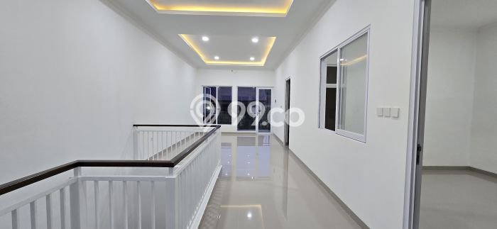 Jual Rumah Luas Elegan Dengan View Cantik di BSD City, Tangerang Jual Rumah Luas Elegan Dengan View Cantik di BSD City, Tangerang