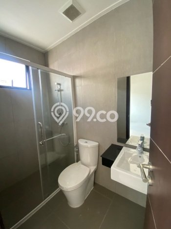 Disewakan! Rumah 3 Kamar Tidur &
3 Kamar Mandi di Pantai Indah Kapuk 2, Jakarta Utara Disewakan! Rumah 3 Kamar Tidur &
3 Kamar Mandi di Pantai Indah Kapuk 2, Jakarta Utara