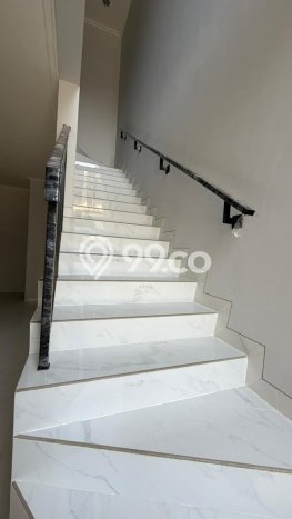 Ready to Use! Luxury House LT 120m2 Desain Modern di Pantai Indah Kapuk 2 Ready to Use! Luxury House LT 120m2 Desain Modern di Pantai Indah Kapuk 2