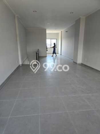 Area Ramai! Ruko Dijual di Pantai Indah Kapuk untuk Bisnis Luas Bangunan 200m2 Area Ramai! Ruko Dijual di Pantai Indah Kapuk untuk Bisnis Luas Bangunan 200m2