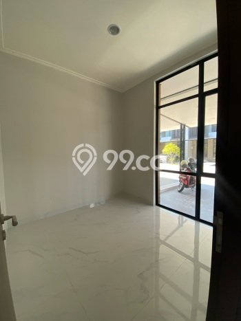 Disewakan! Rumah 3 Kamar Tidur &
3 Kamar Mandi di Pantai Indah Kapuk 2, Jakarta Utara Disewakan! Rumah 3 Kamar Tidur &
3 Kamar Mandi di Pantai Indah Kapuk 2, Jakarta Utara