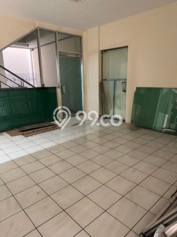Unit Ruko Disewakan di Jembatan Besi di Area Ramai & Strategis Unit Ruko Disewakan di Jembatan Besi di Area Ramai & Strategis
