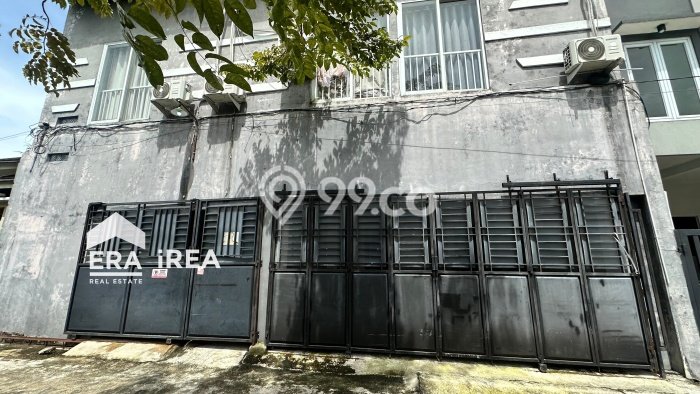 Unit Kost Dijual di Kawasan Colomadu Solo dengan 9 KT Unit Kost Dijual di Kawasan Colomadu Solo dengan 9 KT