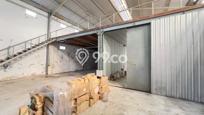 Gudang Lokasi Premium Kawasan Laweyan, Luas 800m2m², Disewakan, Area Niaga Gudang Lokasi Premium Kawasan Laweyan, Luas 800m2m², Disewakan, Area Niaga