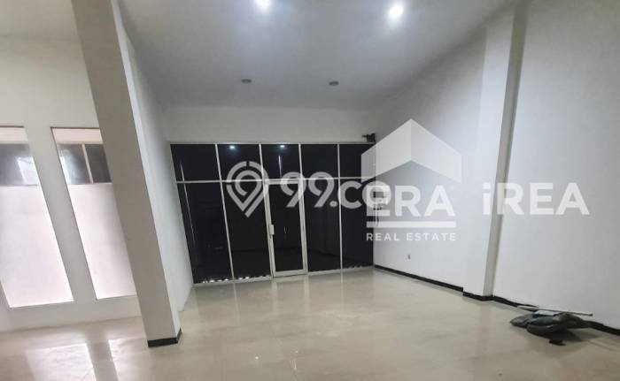Disewakan Ruko di Depok, Luas 300m2m², Area Berkembang Disewakan Ruko di Depok, Luas 300m2m², Area Berkembang