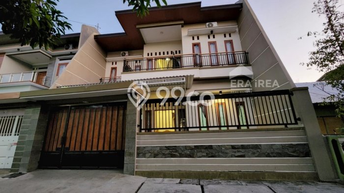 Rumah Mewah Dijual LT 154m2 di Banjarsari, Solo Rumah Mewah Dijual LT 154m2 di Banjarsari, Solo
