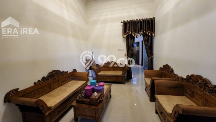 Rumah Mewah Dijual LT 154m2 di Banjarsari, Solo Rumah Mewah Dijual LT 154m2 di Banjarsari, Solo