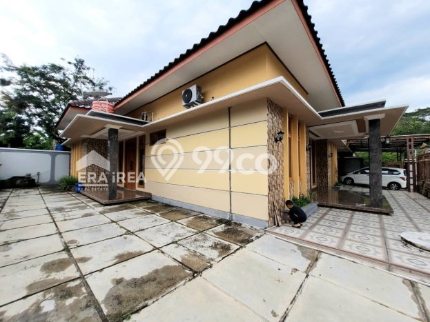 For Sale Rumah 5 Kamar Lokasi Strategis Nyaman dan Strategis di Teras For Sale Rumah 5 Kamar Lokasi Strategis Nyaman dan Strategis di Teras
