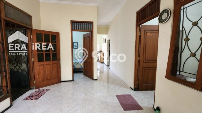 Hunian Cantik Minimalis Lb 98m2 di Banjarsari, Solo Hunian Cantik Minimalis Lb 98m2 di Banjarsari, Solo