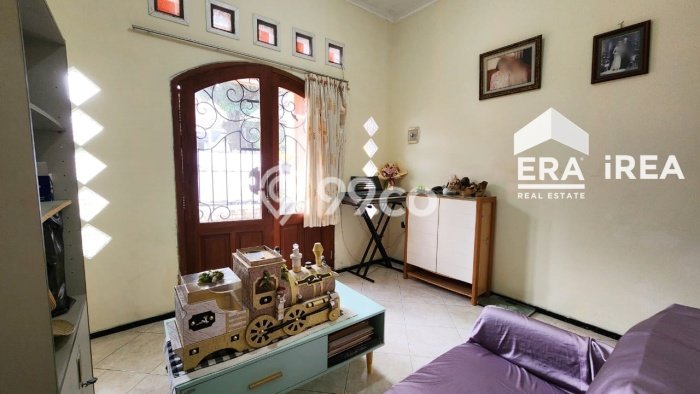Hunian Cantik Minimalis Lb 98m2 di Banjarsari, Solo Hunian Cantik Minimalis Lb 98m2 di Banjarsari, Solo