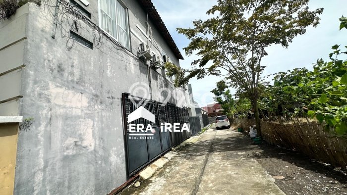 Unit Kost Dijual di Kawasan Colomadu Solo dengan 9 KT Unit Kost Dijual di Kawasan Colomadu Solo dengan 9 KT