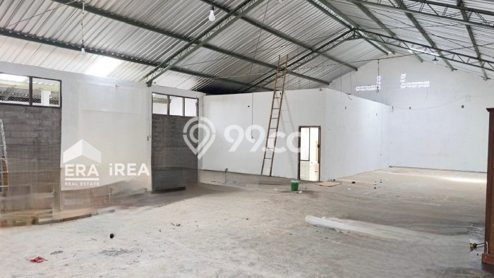 Unit Gudang disewakan di Pabelan Solo dengan LT 1680m2 / LB 1500m2 Unit Gudang disewakan di Pabelan Solo dengan LT 1680m2 / LB 1500m2