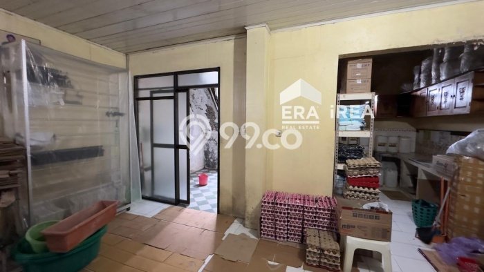 FOR SALE! Ruko di Banjarsari Solo, LT 126m2, LB 225m2 FOR SALE! Ruko di Banjarsari Solo, LT 126m2, LB 225m2