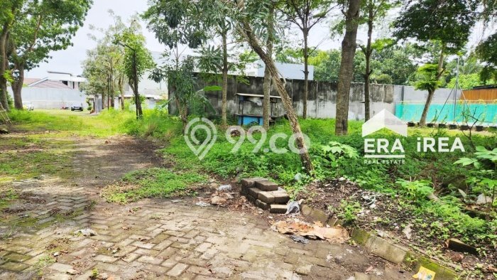 Lahan Strategis di Solo Baru Dijual dengan Luas 194m2 Lahan Strategis di Solo Baru Dijual dengan Luas 194m2