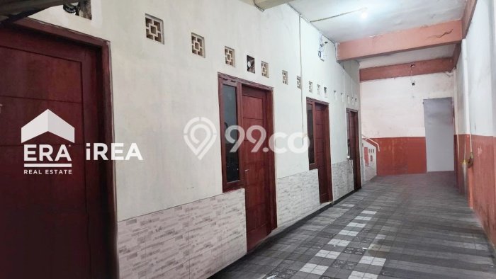 Dijual Segera Kost 10 Kamar, 8 Kamar Mandi di Jebres, Solo, Luas 100m2 Dijual Segera Kost 10 Kamar, 8 Kamar Mandi di Jebres, Solo, Luas 100m2