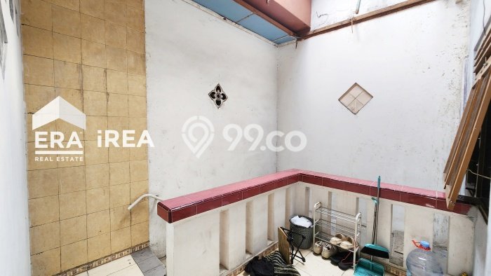 Dijual Segera Kost 10 Kamar, 8 Kamar Mandi di Jebres, Solo, Luas 100m2 Dijual Segera Kost 10 Kamar, 8 Kamar Mandi di Jebres, Solo, Luas 100m2