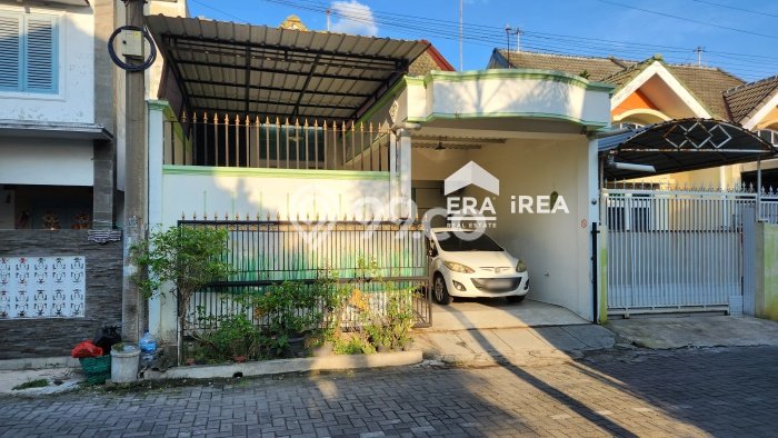 Dijual Rumah 3 Kamar Lokasi Strategis Nyaman dan Strategis di Grogol Dijual Rumah 3 Kamar Lokasi Strategis Nyaman dan Strategis di Grogol