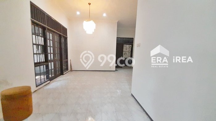 Dijual Rumah 3 Kamar Lokasi Ideal Bagus dan Strategis di Jajar Dijual Rumah 3 Kamar Lokasi Ideal Bagus dan Strategis di Jajar
