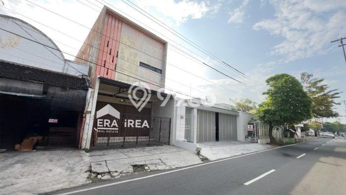 Ruko di Pasar Kliwon, Luas 150m2m², For Rent, Area Bisnis, Ready Untuk Dihuni Ruko di Pasar Kliwon, Luas 150m2m², For Rent, Area Bisnis, Ready Untuk Dihuni