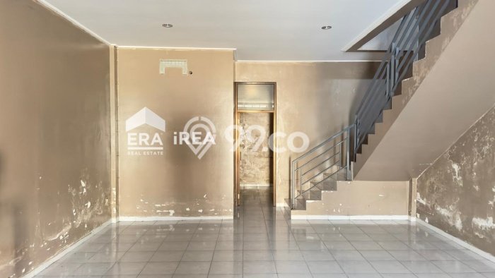 Ruko di Pasar Kliwon, Luas 150m2m², For Rent, Area Bisnis, Ready Untuk Dihuni Ruko di Pasar Kliwon, Luas 150m2m², For Rent, Area Bisnis, Ready Untuk Dihuni