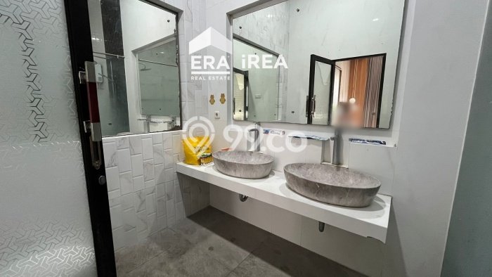 Hunian Mewah Dijual LT 525m2 di Banjarsari, Solo Hunian Mewah Dijual LT 525m2 di Banjarsari, Solo