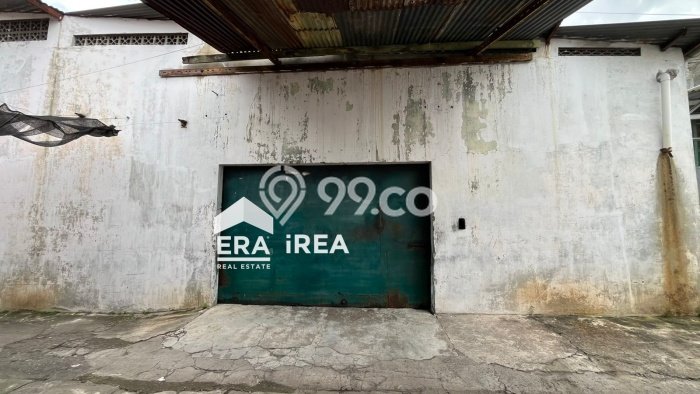 Gudang Dijual Lokasi Emas di Jebres Luas 180m2 Gudang Dijual Lokasi Emas di Jebres Luas 180m2