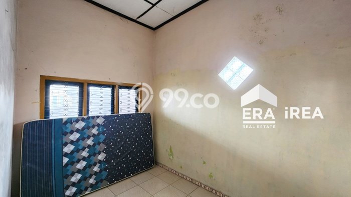 Dijual Segera Kost 10 Kamar, 8 Kamar Mandi di Jebres, Solo, Luas 100m2 Dijual Segera Kost 10 Kamar, 8 Kamar Mandi di Jebres, Solo, Luas 100m2