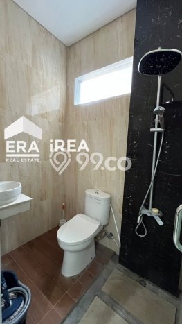 Lokasi strategis! Rumah siap huni dikontrakkan di Kartasura LB 160m2 Lokasi strategis! Rumah siap huni dikontrakkan di Kartasura LB 160m2