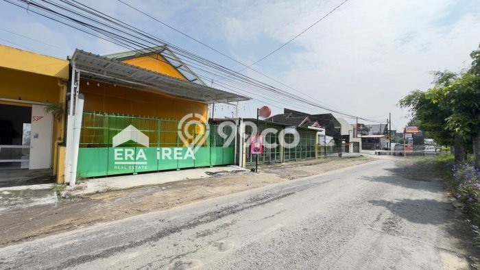 Komersial Dijual di Colomadu LT 195m2, LB 120m2 Solusi Investasi Cerdas Komersial Dijual di Colomadu LT 195m2, LB 120m2 Solusi Investasi Cerdas