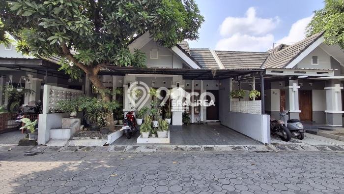 For Sale Rumah 2 Kamar Lokasi Ideal Bagus dan Strategis di Colomadu For Sale Rumah 2 Kamar Lokasi Ideal Bagus dan Strategis di Colomadu