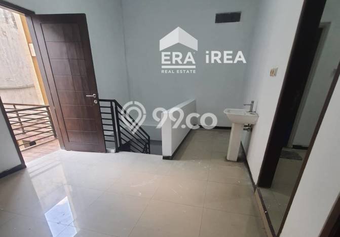 Disewakan Ruko di Depok, Luas 300m2m², Area Berkembang Disewakan Ruko di Depok, Luas 300m2m², Area Berkembang