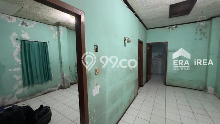 FOR SALE! Ruko di Banjarsari Solo, LT 126m2, LB 225m2 FOR SALE! Ruko di Banjarsari Solo, LT 126m2, LB 225m2
